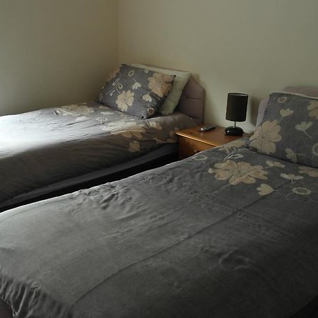 Hikers And Bikers Bed and Breakfast Hadfield Kamer foto